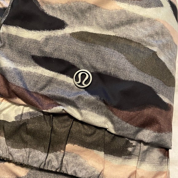 Lululemon Reversible Puffer Vest - Picture 3 of 5